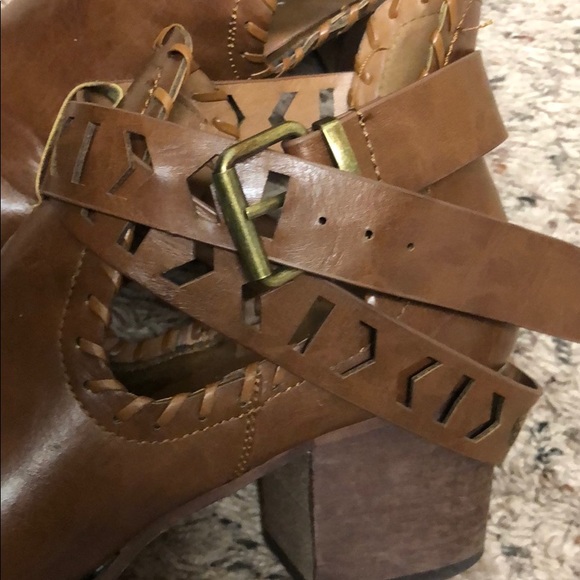 Brown booties - Picture 4 of 4